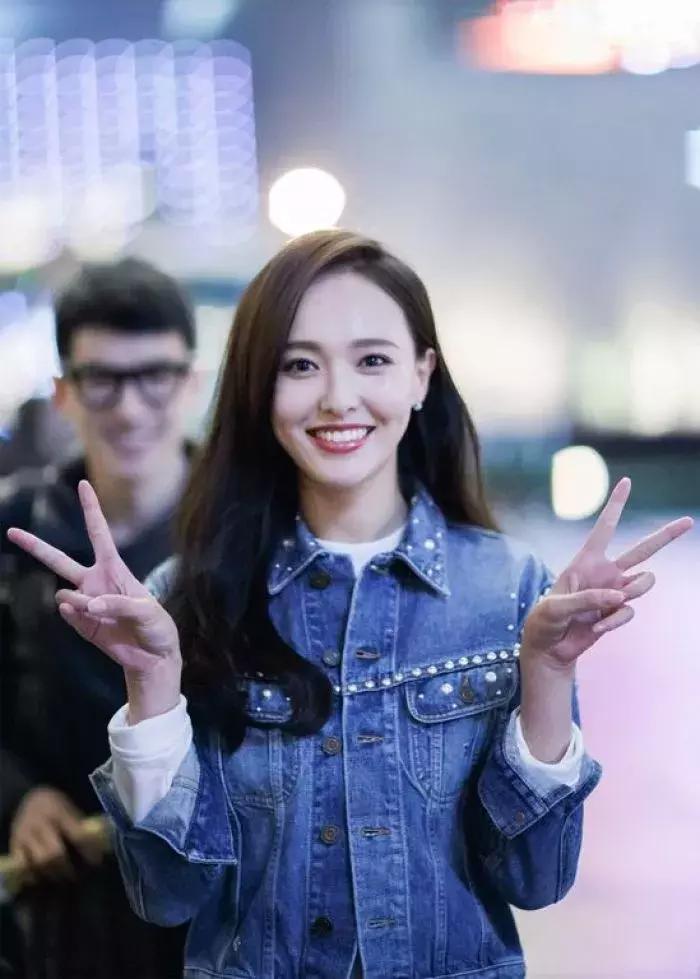 刘海图片女显脸小,有刘海扎发显脸小