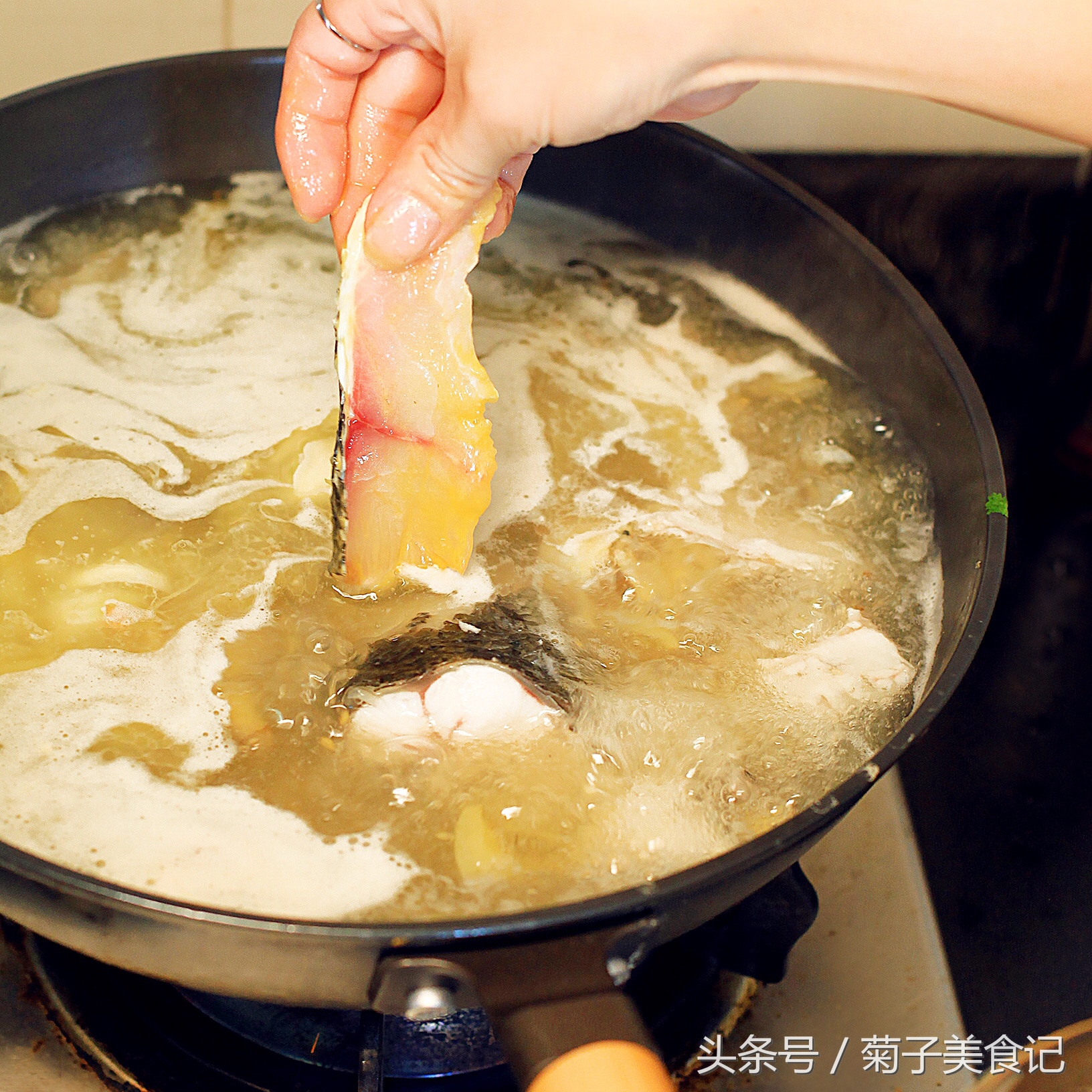 鱼片爽滑细嫩,花鲢水煮活鱼怎么切鱼片