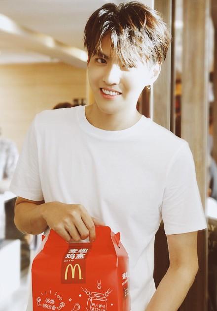 要不是麦当劳改名金拱门,我还不知道它靠社群赚了这么多钱!