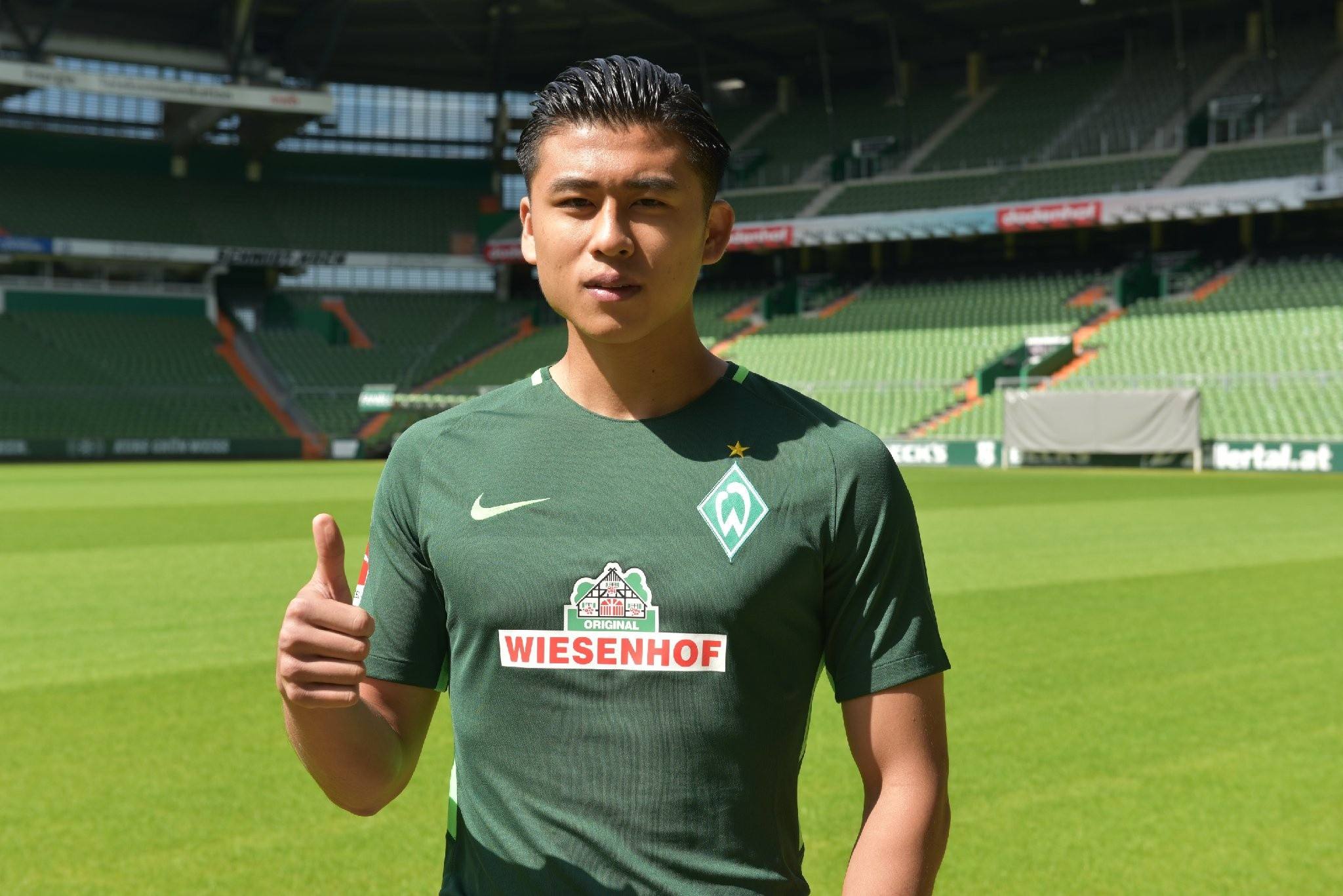 耐克足球最新消息,央视新闻耐克遭集体解约