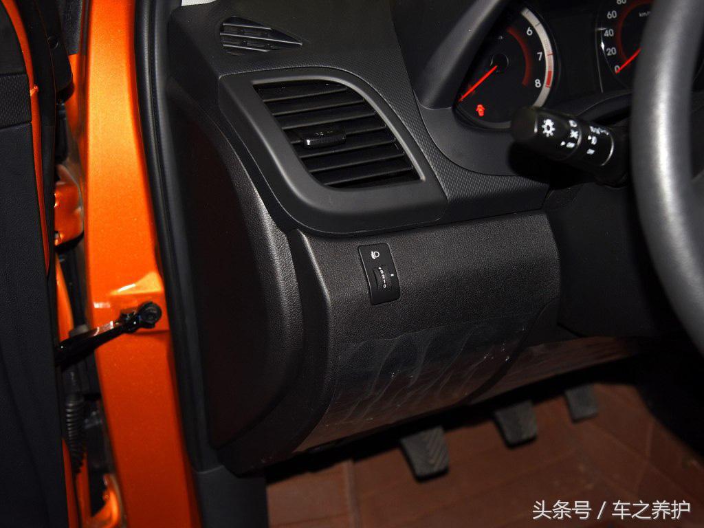 省油的两厢代步车,两厢代步微型燃油车