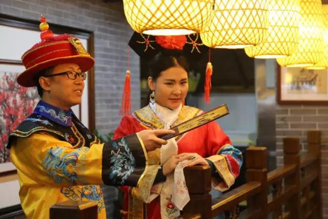 想要如沐春风，还需花好月圆