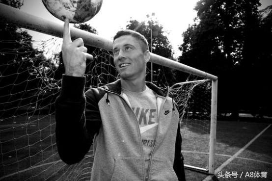 足坛十大神锋之莱万多夫斯基,莱万多夫斯基射手