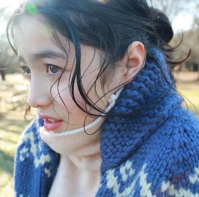 刘海图片女显脸小,有刘海扎发显脸小