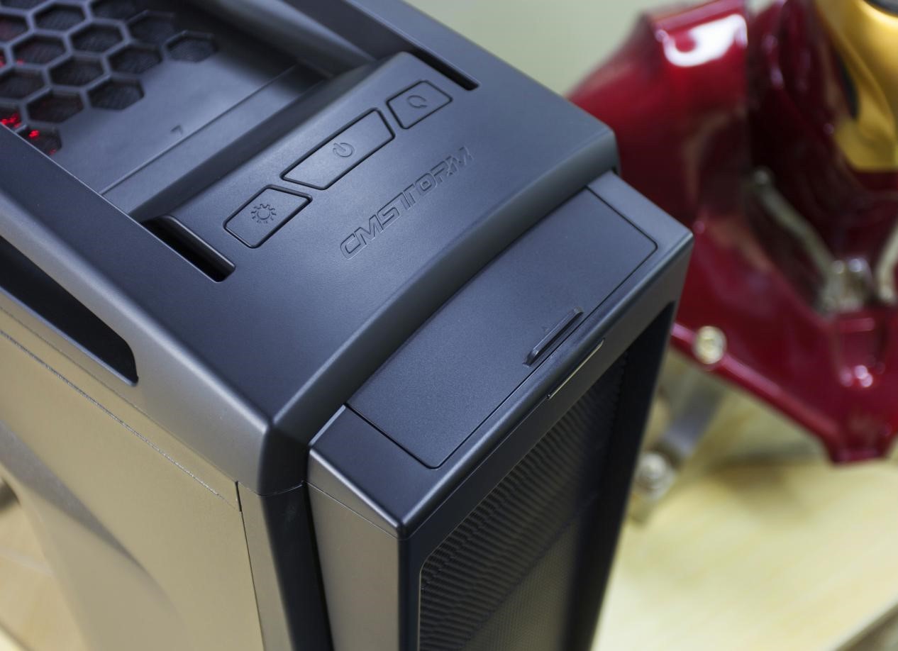 雷神电脑台式机游戏测评,雷神电竞显示器