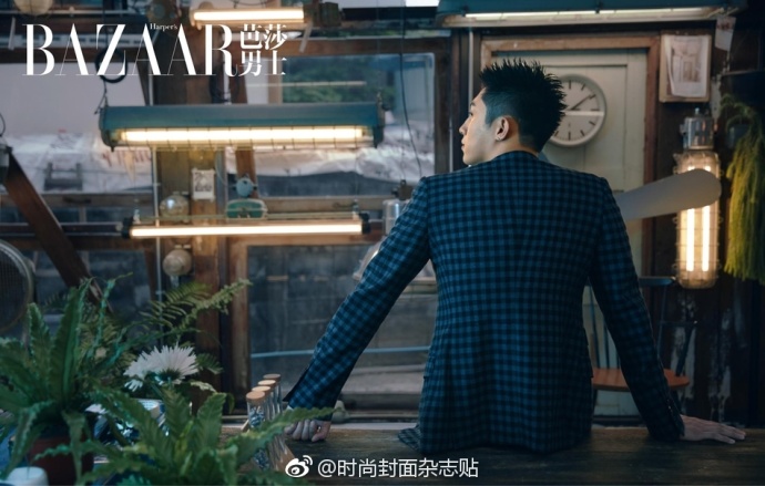 黄景瑜为时尚芭莎拍的照片,黄景瑜出席时尚芭莎活动现场