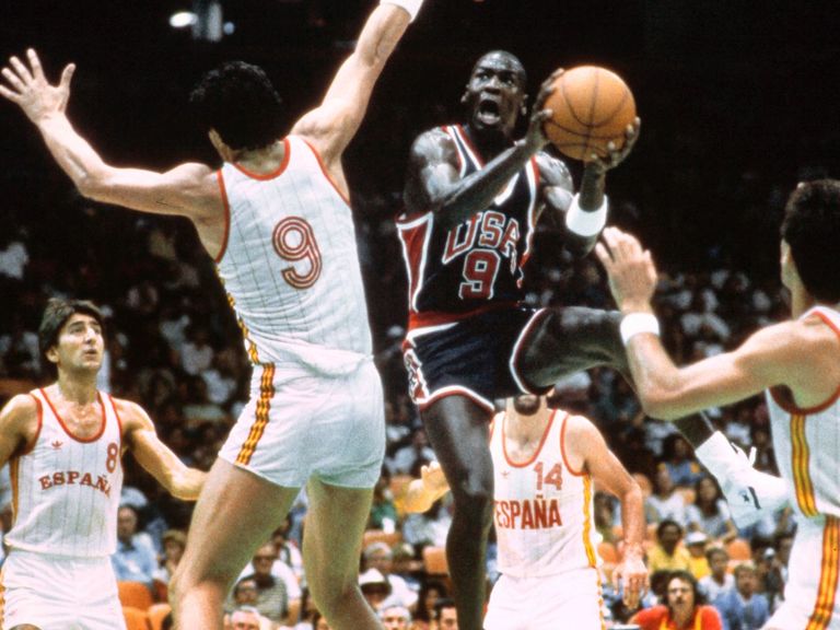 耐克足球最新消息,央视新闻耐克遭集体解约