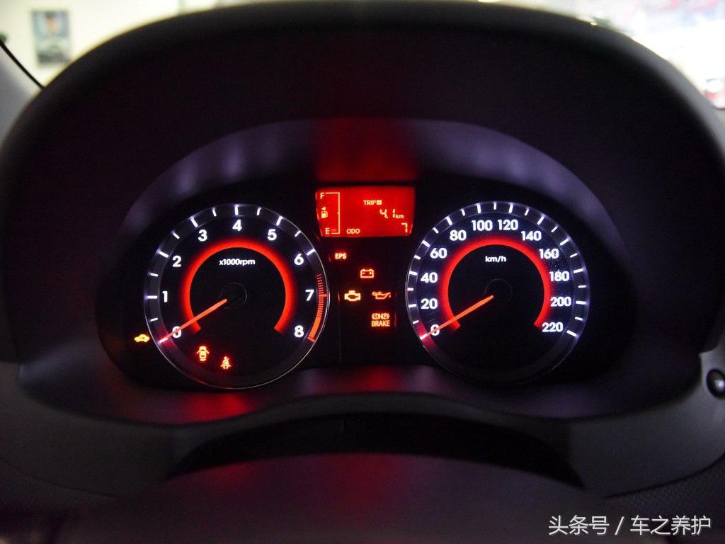省油的两厢代步车,两厢代步微型燃油车