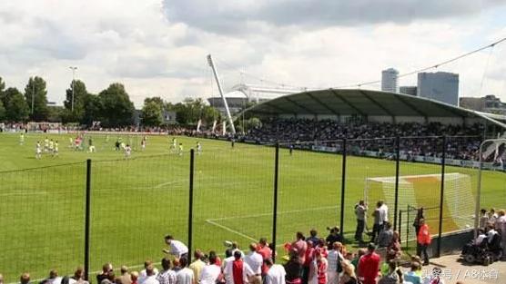 足坛十大神锋之莱万多夫斯基,莱万多夫斯基射手
