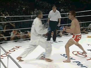 比一龙更惨烈的失败！世界最强格斗家族擂台受辱，被迫弃战！