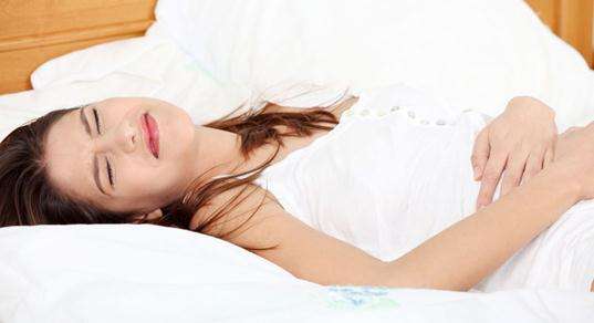 女孩得知男友癌症离世崩溃大哭,21岁女孩突发疾病离世