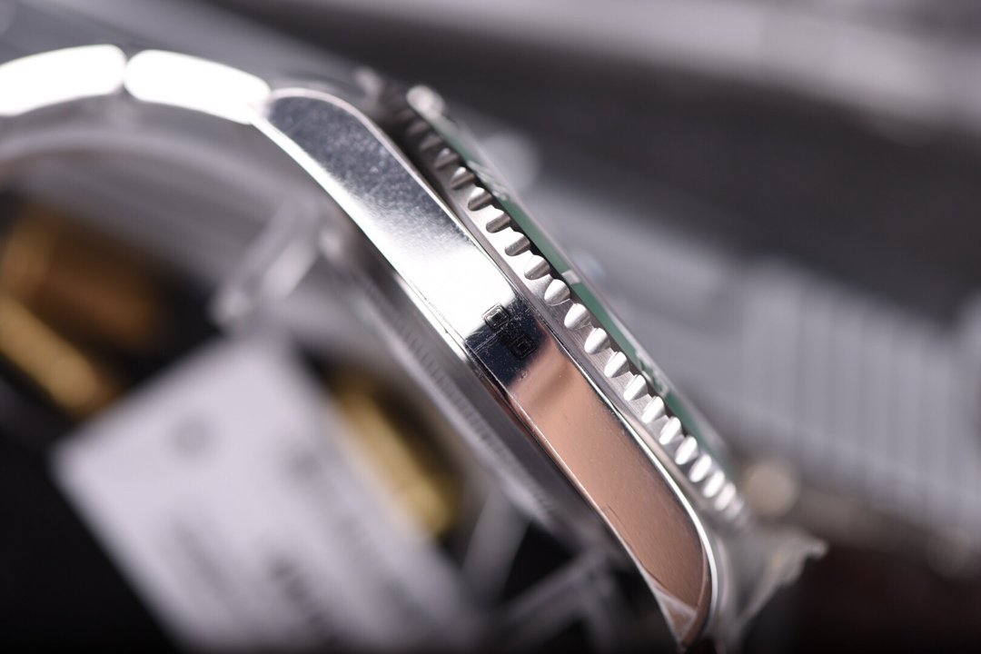 复刻表绿水鬼n厂v10s,劳力士绿水鬼二代什么价格