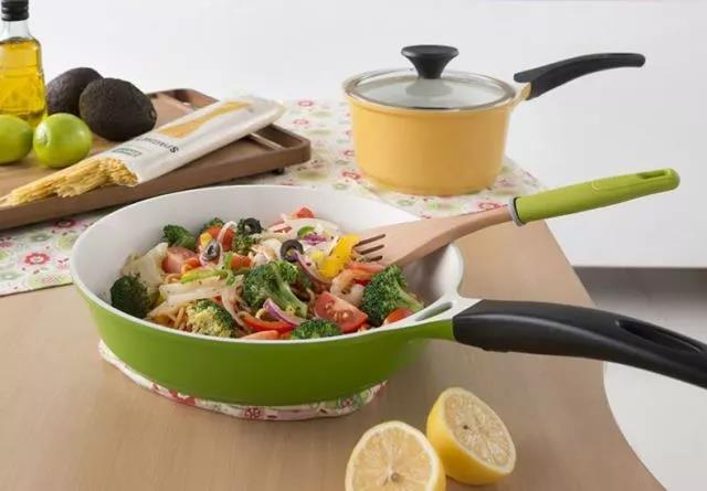 听说女生喜欢不粘的，尤其是这5种不粘锅！