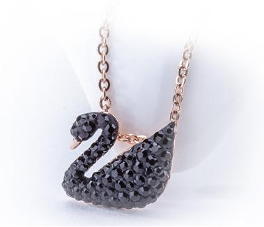 打造高级时尚感的必备单品,简约单品搭配出满满的高级感