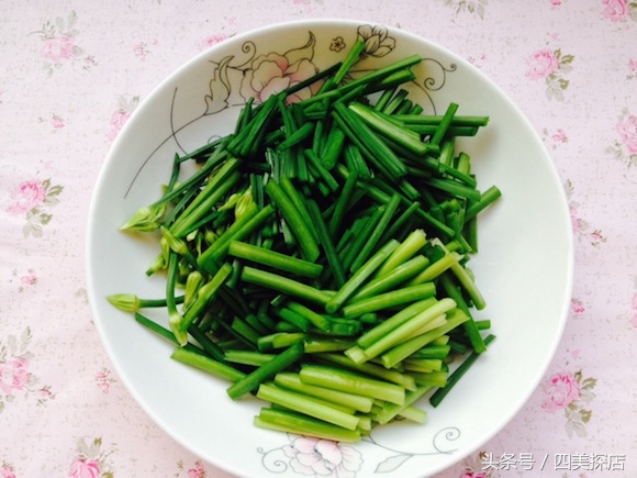 鱿鱼都能和什么一起炒,一吃鱿鱼就胃痛反胃