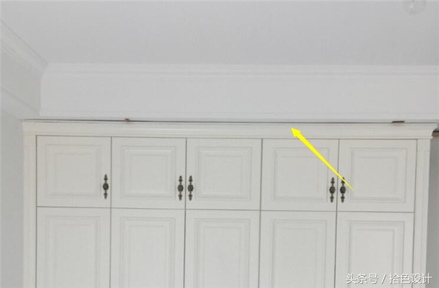 衣柜装好后出现缝隙,师傅这样来处理,业主气得直接让拆走