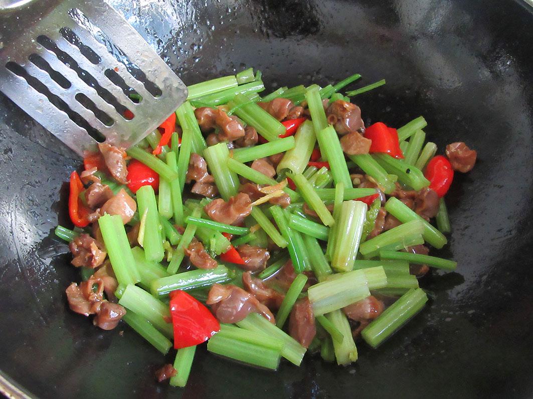 鸡身上哪些部位可以做菜吃,鸡身上既好吃又大补的部位