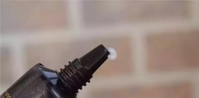 脸干用什么化妆品都不起作用,脸干起皮用喷雾