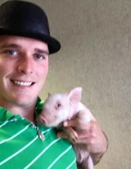 夫妻天天跟360公斤猪猪卖萌放闪，私下偷爆料：它其实是迷你猪？