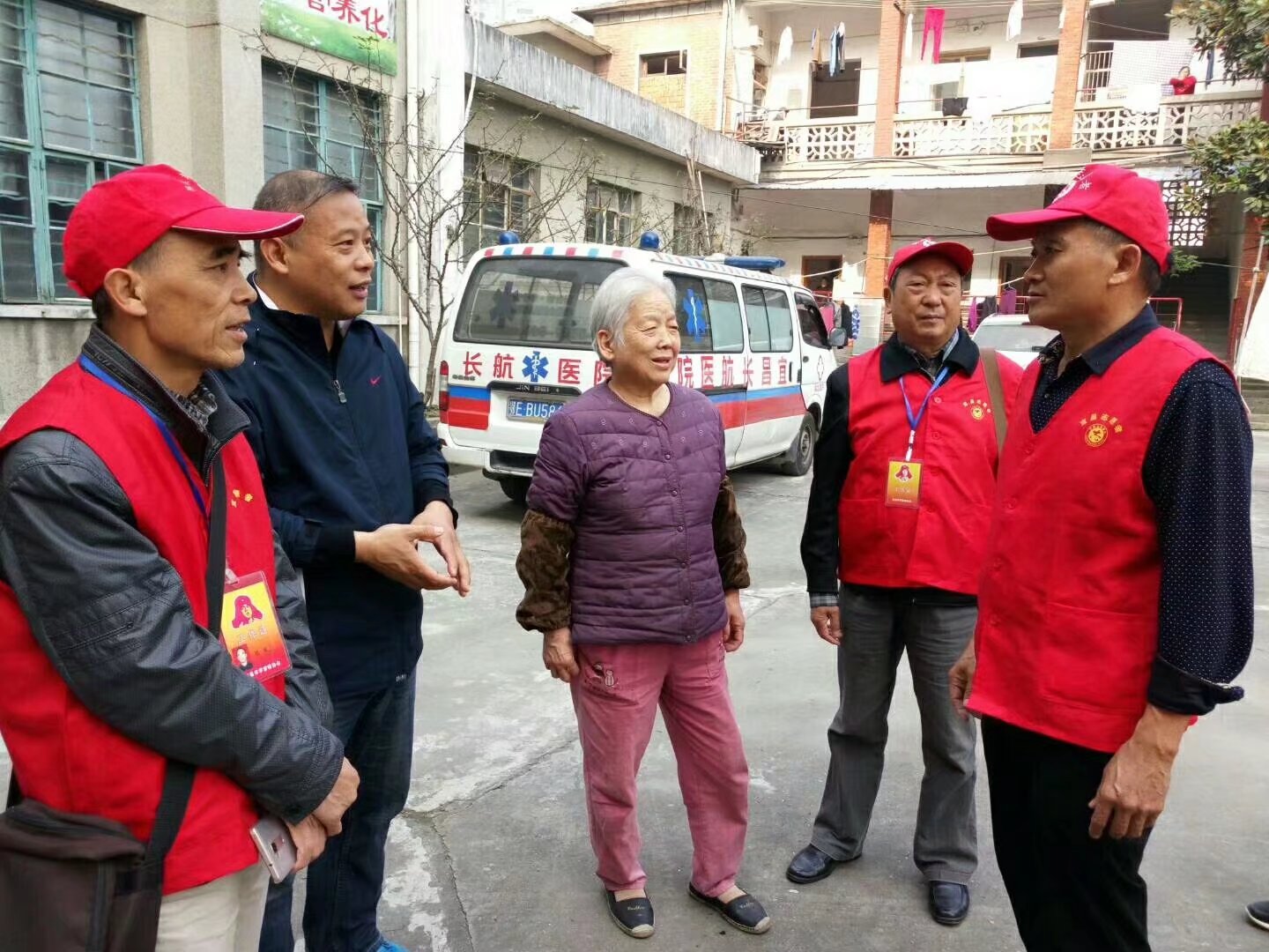 关爱留守老人志愿者,关爱老人传递义工志愿者正能量