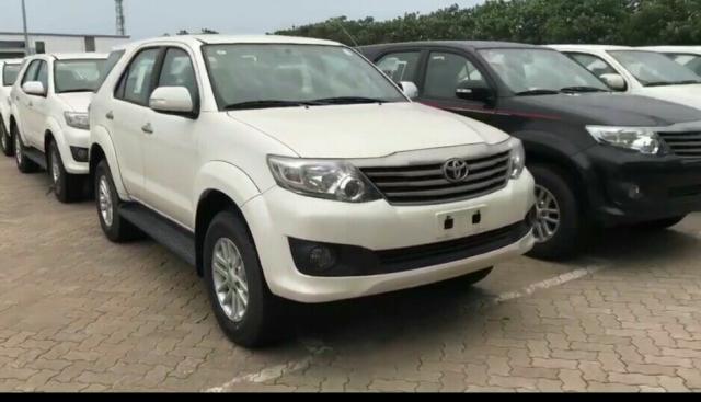 15年霸道2700二手25万公里多少钱,25万丰田霸道普拉多2700