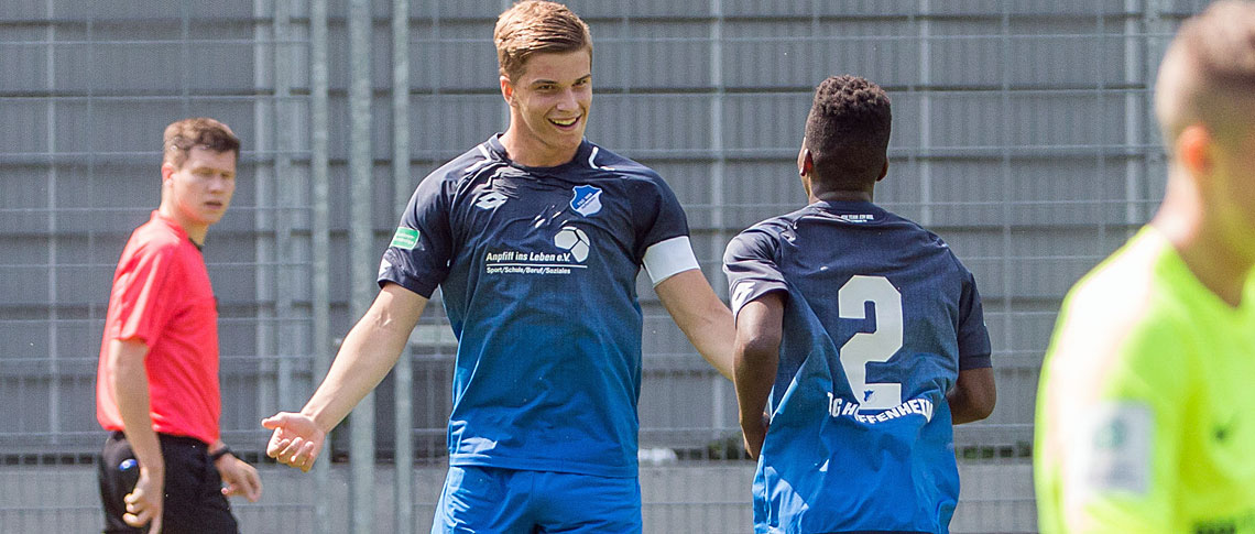 17岁小将红透半边天，但这只是德甲新一代年轻人登台的开始