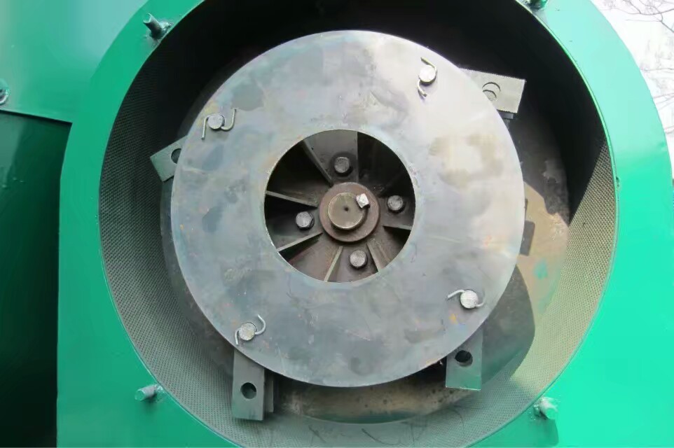 养殖用什么牌的搅拌粉碎机最好,养殖场专用粉碎搅拌机