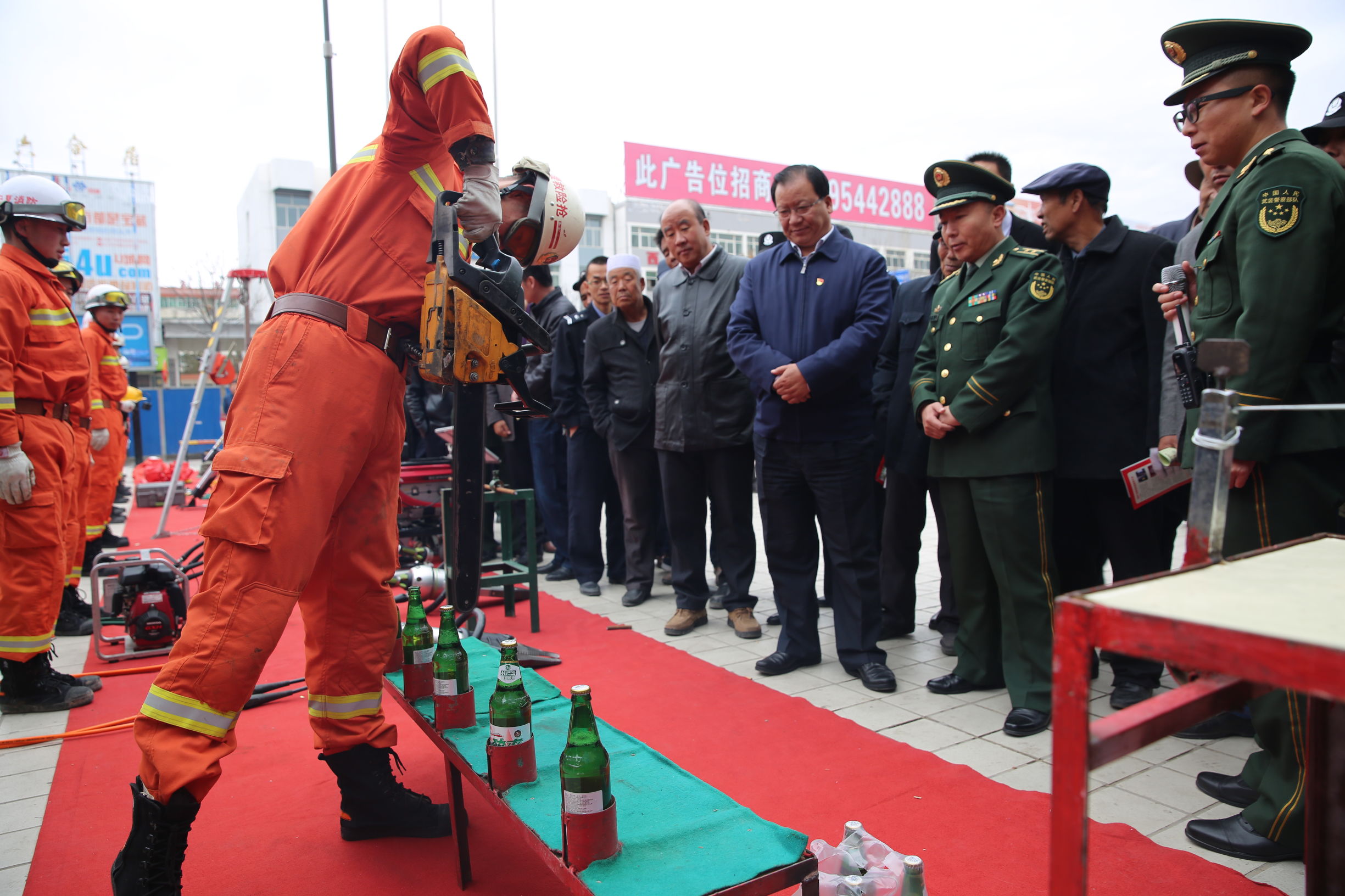 市南区举行119消防宣传月启动仪式,我县举行第30届119消防宣传月活动