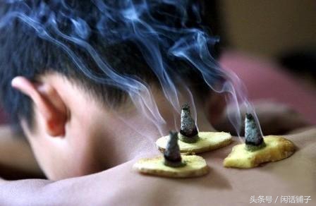 自己在家艾灸肚子宫寒的正确方法,宫寒痛经的人用艾灸什么穴位最好