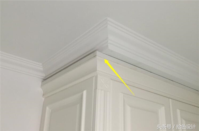 衣柜装好后出现缝隙,师傅这样来处理,业主气得直接让拆走