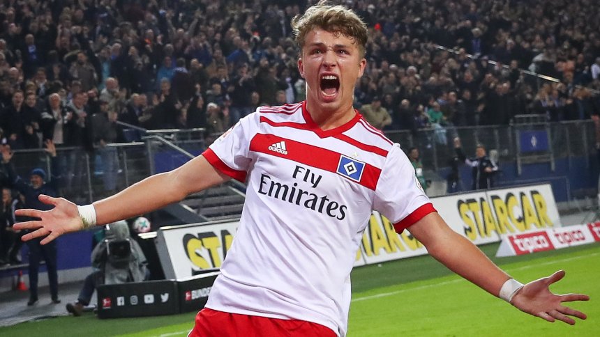 17岁小将红透半边天，但这只是德甲新一代年轻人登台的开始