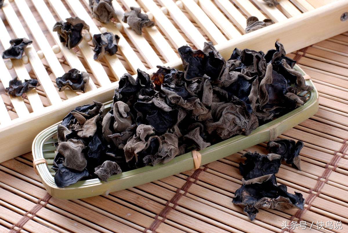 脑出血鼻饲病人一日三餐的食谱,脑出血病人吃什么菜有利于恢复