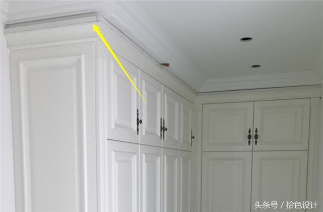 衣柜装好后出现缝隙,师傅这样来处理,业主气得直接让拆走