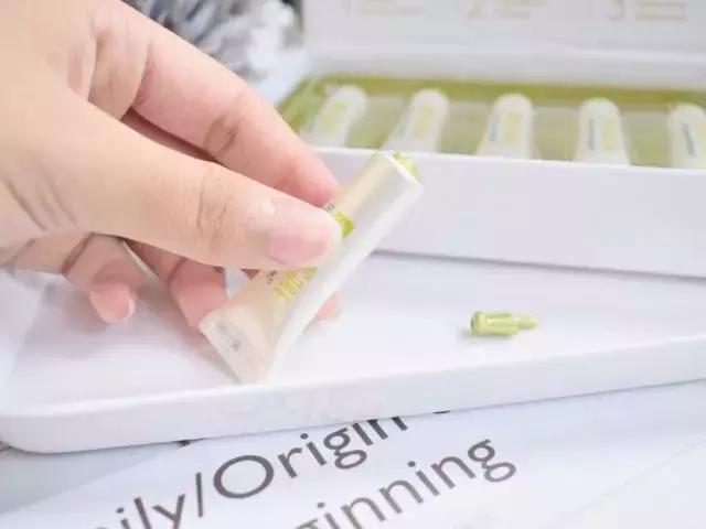 脸干用什么化妆品都不起作用,脸干起皮用喷雾