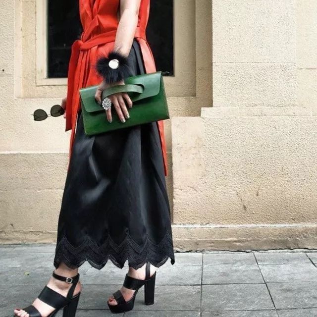 fendi小怪兽双肩包,fendi小怪兽男包2020款