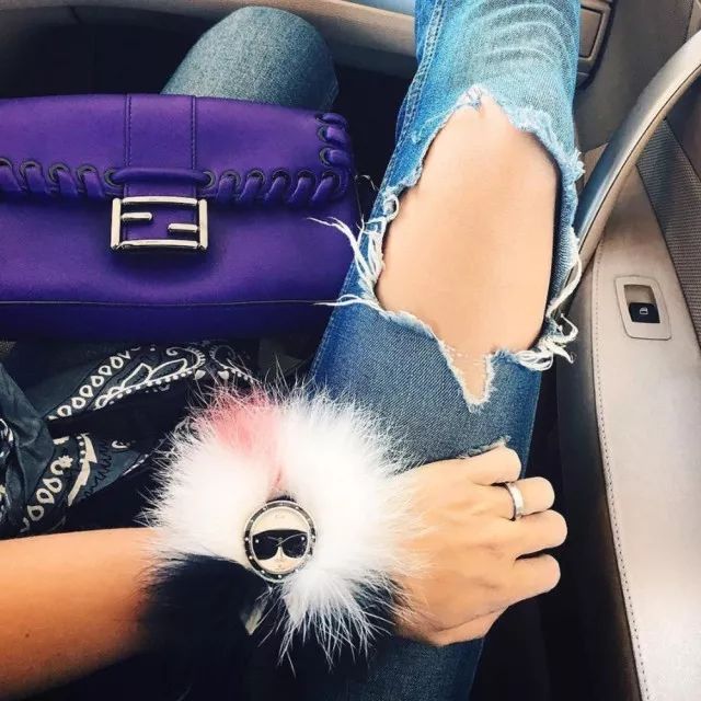 fendi小怪兽双肩包,fendi小怪兽男包2020款