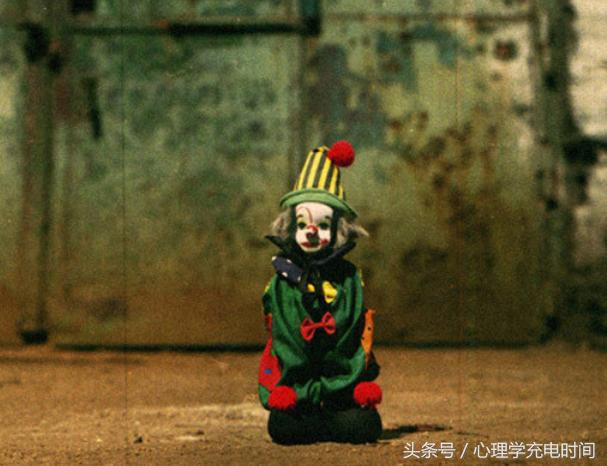 心理学治疗自卑的方法,心理学告诉你克服自卑