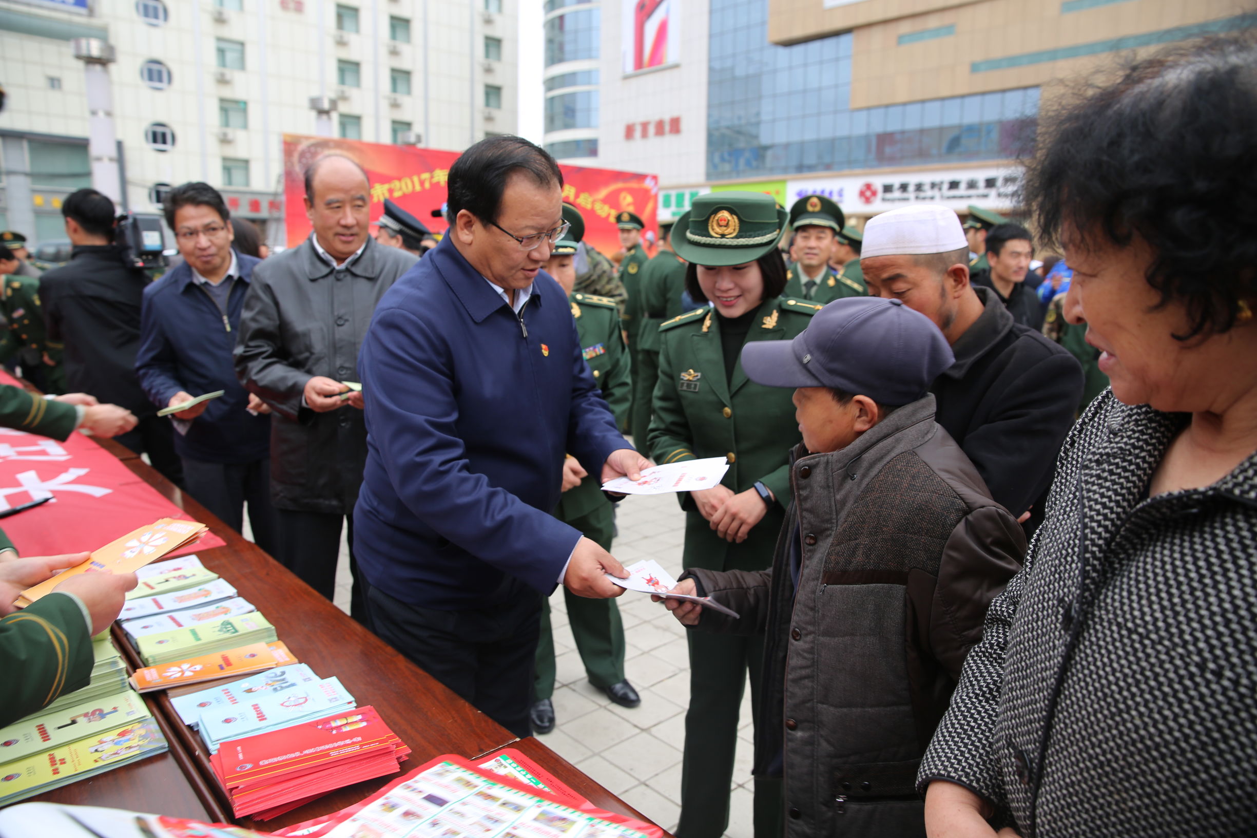 市南区举行119消防宣传月启动仪式,我县举行第30届119消防宣传月活动
