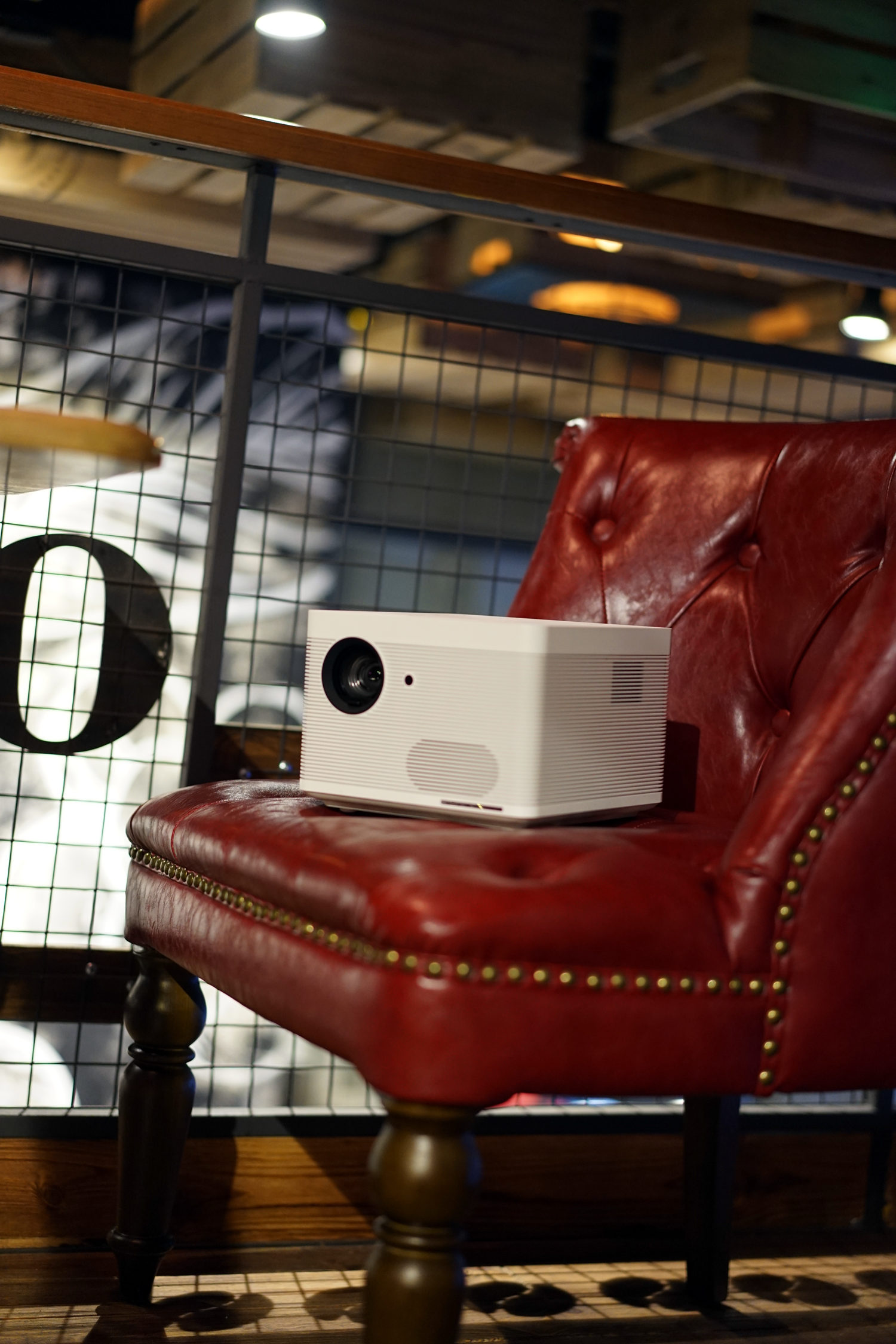 暴风max6无屏电视价格,打造家庭私人影院