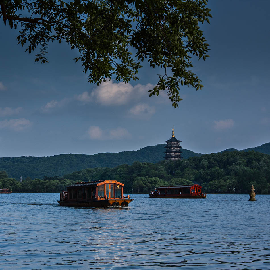 西湖十大美景的诗句,西湖最美的一首诗词