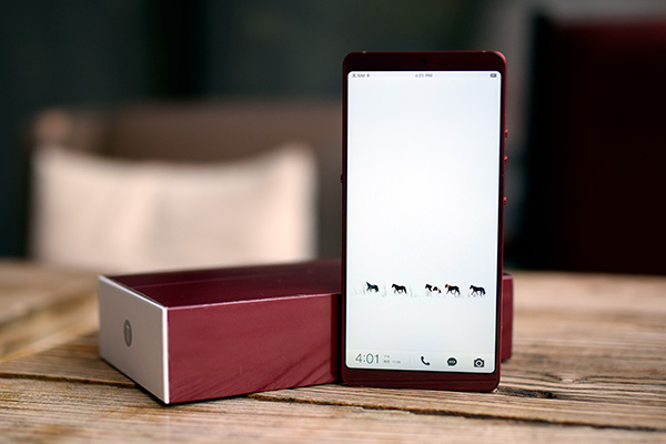 坚果pro2全面屏设计,坚果pro2老罗教你如何选图