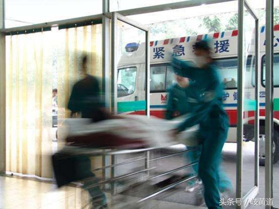 男人腿肿胀是什么病的前兆,下肢发凉久坐发紫是什么原因