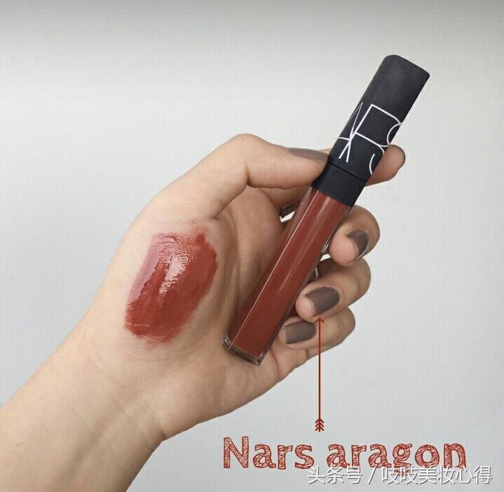 淡颜系秋冬口红推荐色,温柔又显低调的枫叶口红推荐