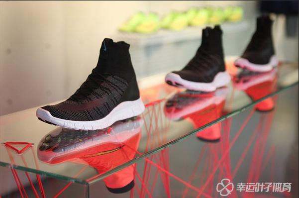 耐克吕布偏大偏小,为什么都感觉nike吕布好看