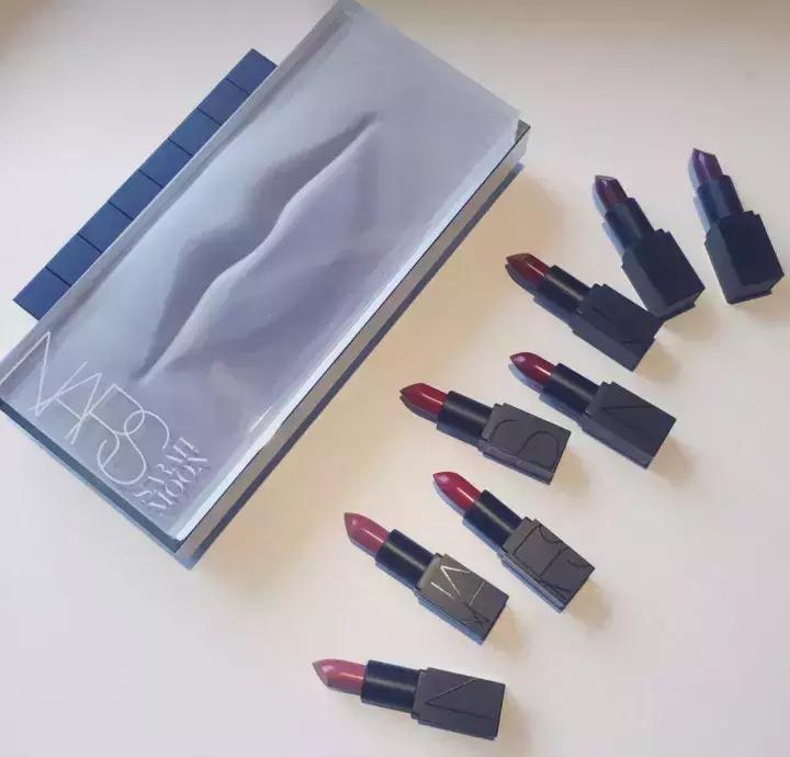 明星晒自己口红,晒男朋友口红