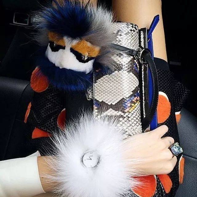 fendi小怪兽双肩包,fendi小怪兽男包2020款