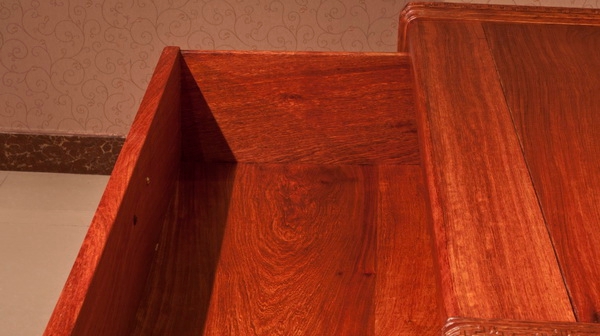 如何分辨缅甸花梨的家具的真假,缅甸花梨最简单鉴别方法