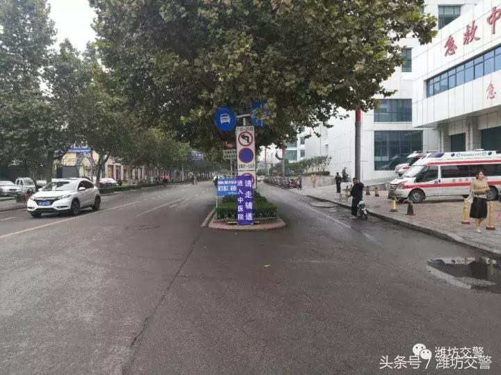 高德导航怎么知道拥堵和修路路况,交警采取措施解决修路拥堵问题