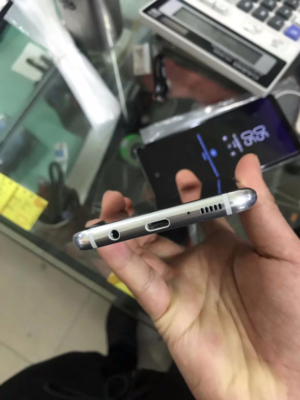 9.9成新三星s8+能卖多少钱 (390元三星s8+上手体验)