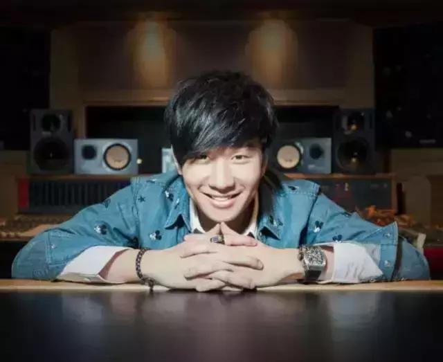 林俊杰孙燕姿我怀念的合唱,林俊杰唱我怀念的歌曲